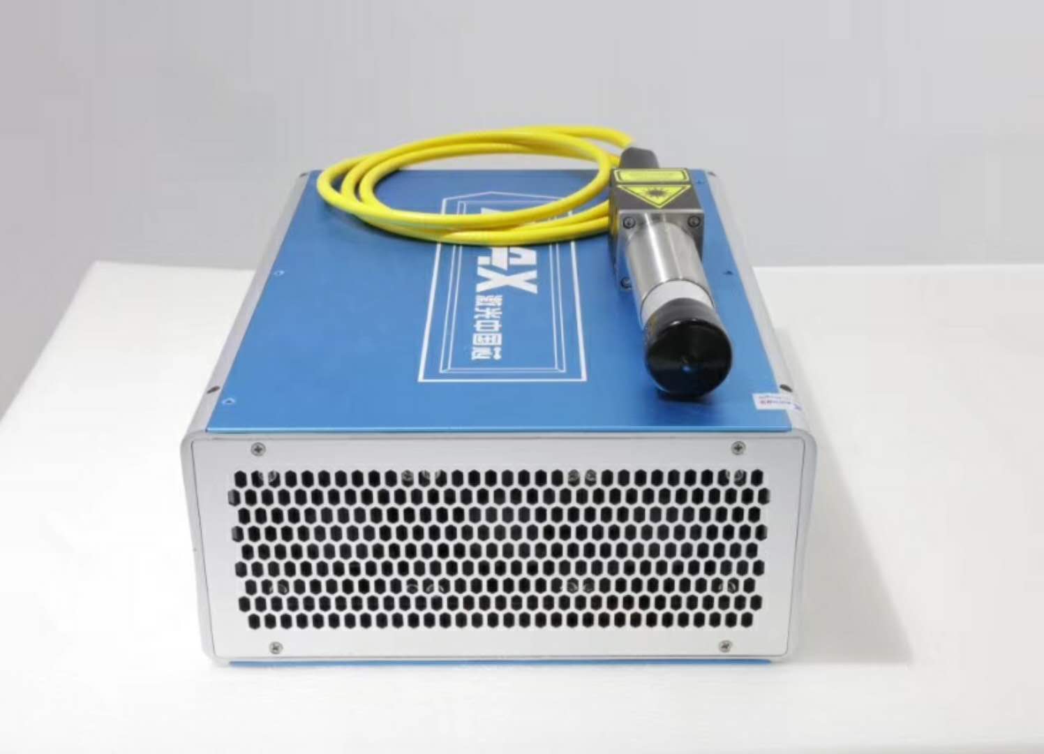 光纖激光打標(biāo)機的優(yōu)點及配件構(gòu)成